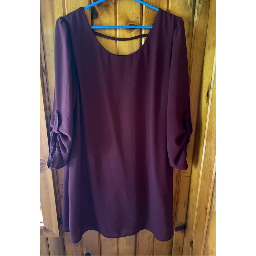 Speechless Burgundy Roll Tab Sleeve Shift Dress with Back Cut Out Detail size XL
